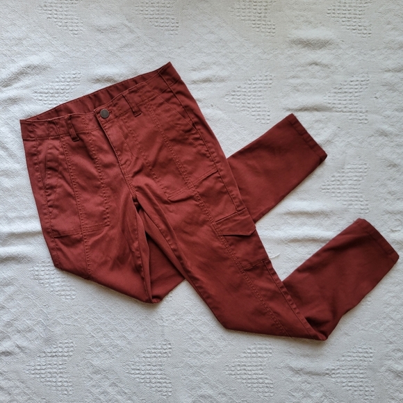 CAbi Burgundy Skinny Pants - Picture 2 of 13